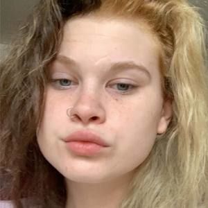 Meet your Posher, Leya